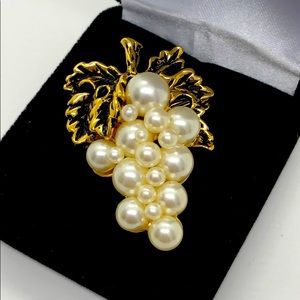 Grapes Brooch